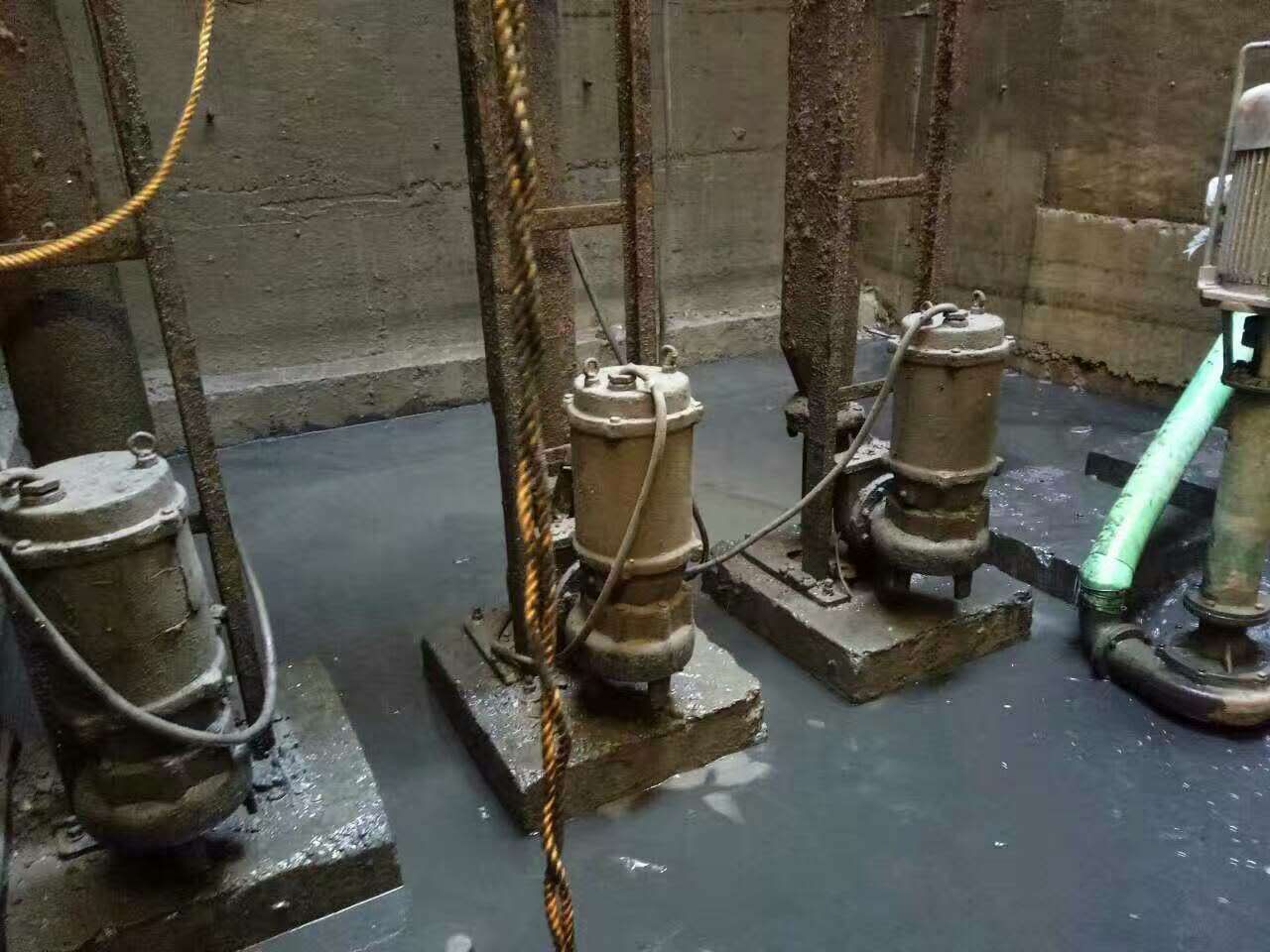 鄄城污水池清理